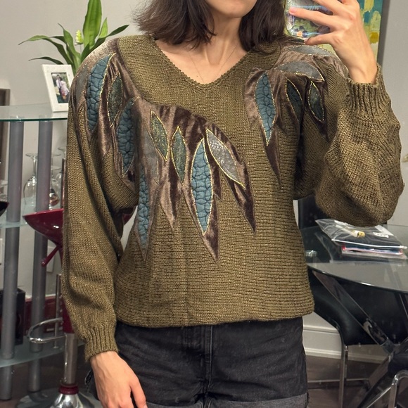 Vintage Chunky Olive green sweater with shoulder pads - Picture 3 of 8